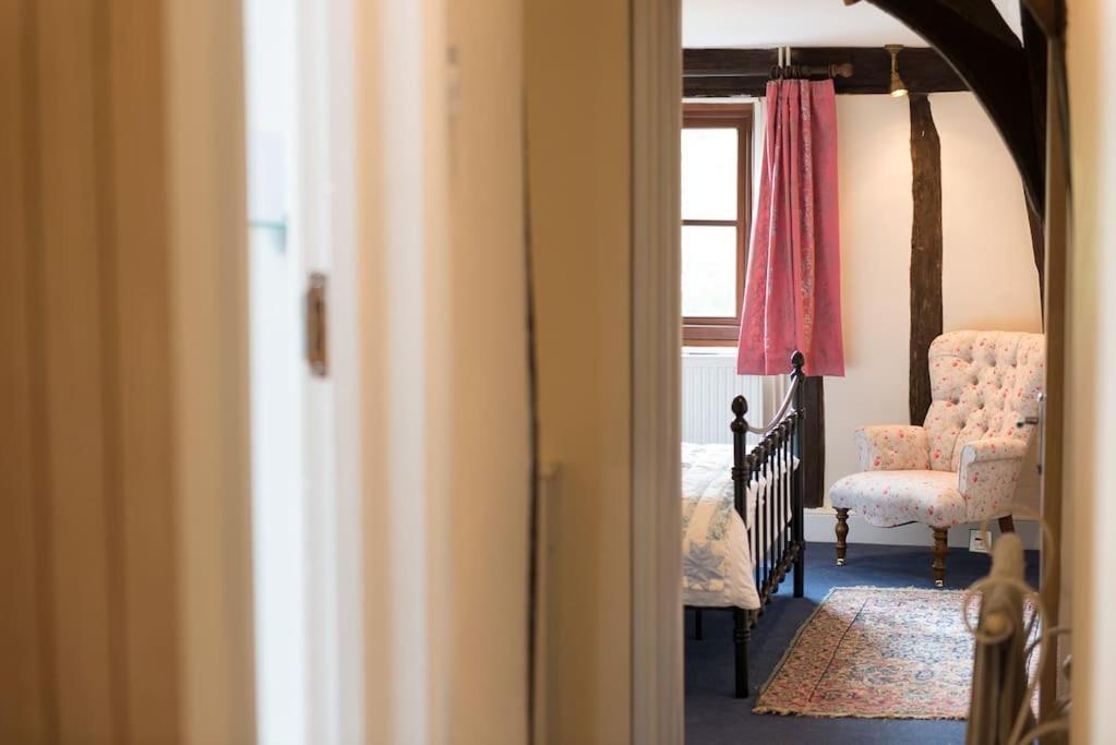Meddlars A Historic Cottage On The Countryside Edge Of A Vibrant Market Town Hadleigh (Suffolk) Exterior foto