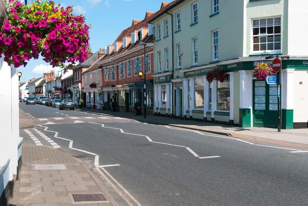 Meddlars A Historic Cottage On The Countryside Edge Of A Vibrant Market Town Hadleigh (Suffolk) Exterior foto